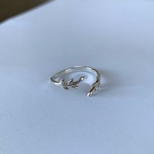 STERLING SILVER ADJUSTABLE LEAF RING | EUC